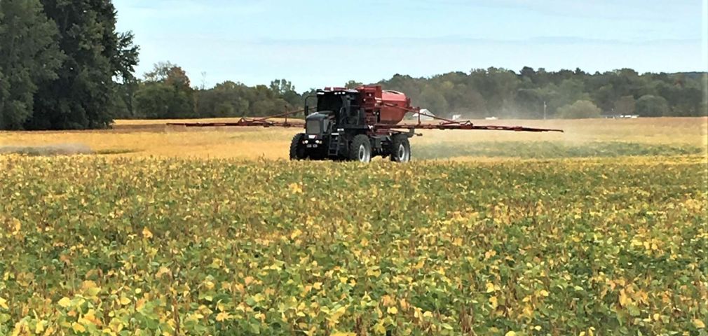 2016 Venturi Brighton working on green and yellow crop
